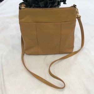 Tignanello Bags - Tignanello caramel zippered leather crossbody Tignanello Bags - Tignanello caramel zippered leather crossbody
